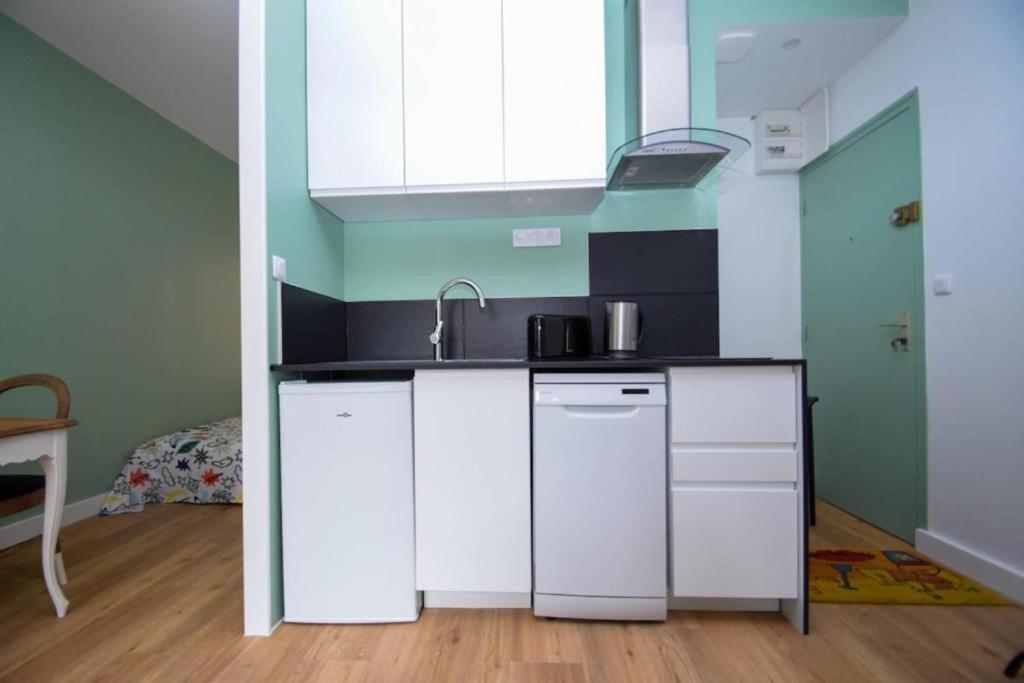 Appartement Entre Plage De L'Ecluse Et Place Du Marche Дінар Екстер'єр фото